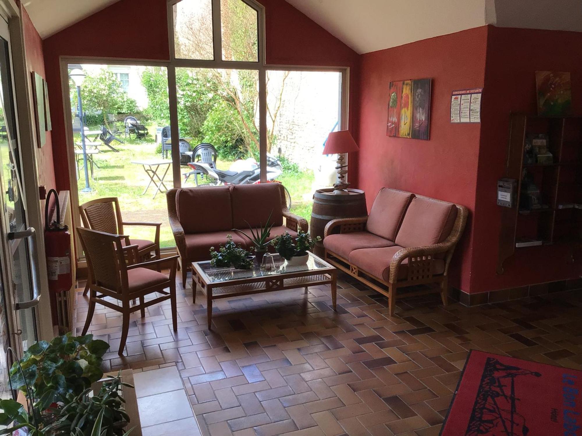 Hotel Le Bon Laboureur Ла-Шаріте Екстер'єр фото