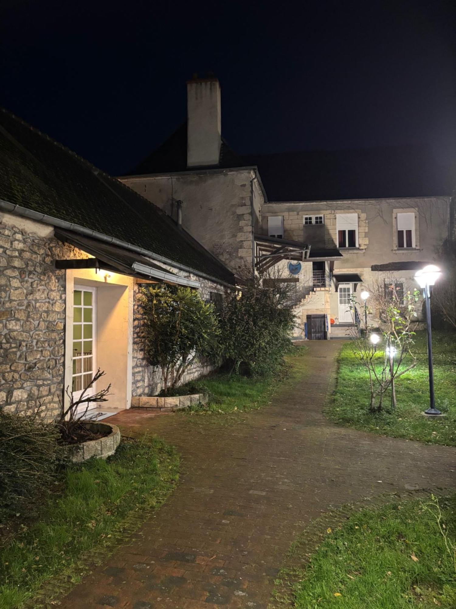 Hotel Le Bon Laboureur Ла-Шаріте Екстер'єр фото